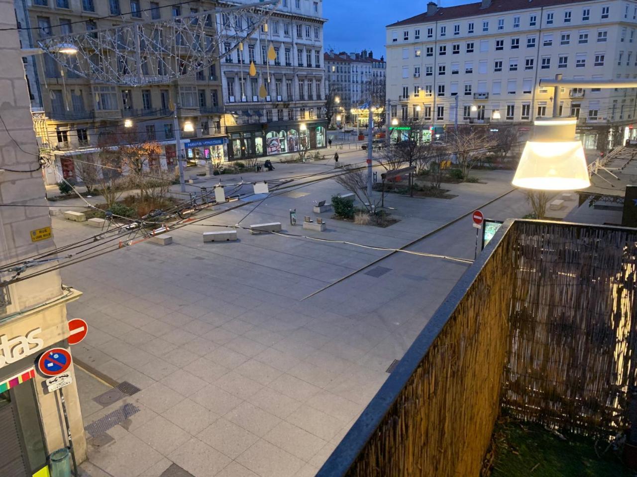 020 Chic & Cosy Grand Appart 57M2 Hypercentre Wifi Smart Tv Netflix Saint-Etienne  Exterior foto